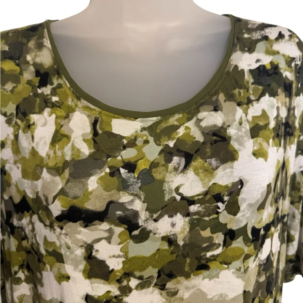 LOGO UNIQUE Camouflage Print Short Sleeve Top w/BACK PLEAT DETAIL  LARGE #G - Picture 2 of 9